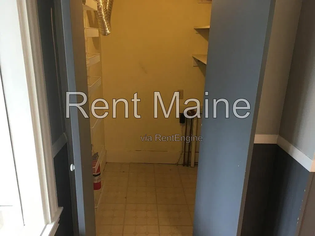 2 bed, 1.0 bath, $1,325 — Photo 3