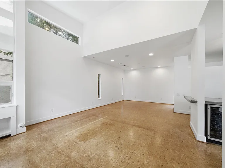 7002 Newcastle St — Photo 34
