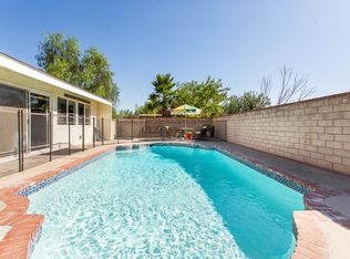 28047 Meadowcreek Rd, Santa Clarita, CA 91351