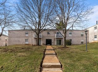 4353 Chateau De Ville Dr APT H, Saint Louis, MO