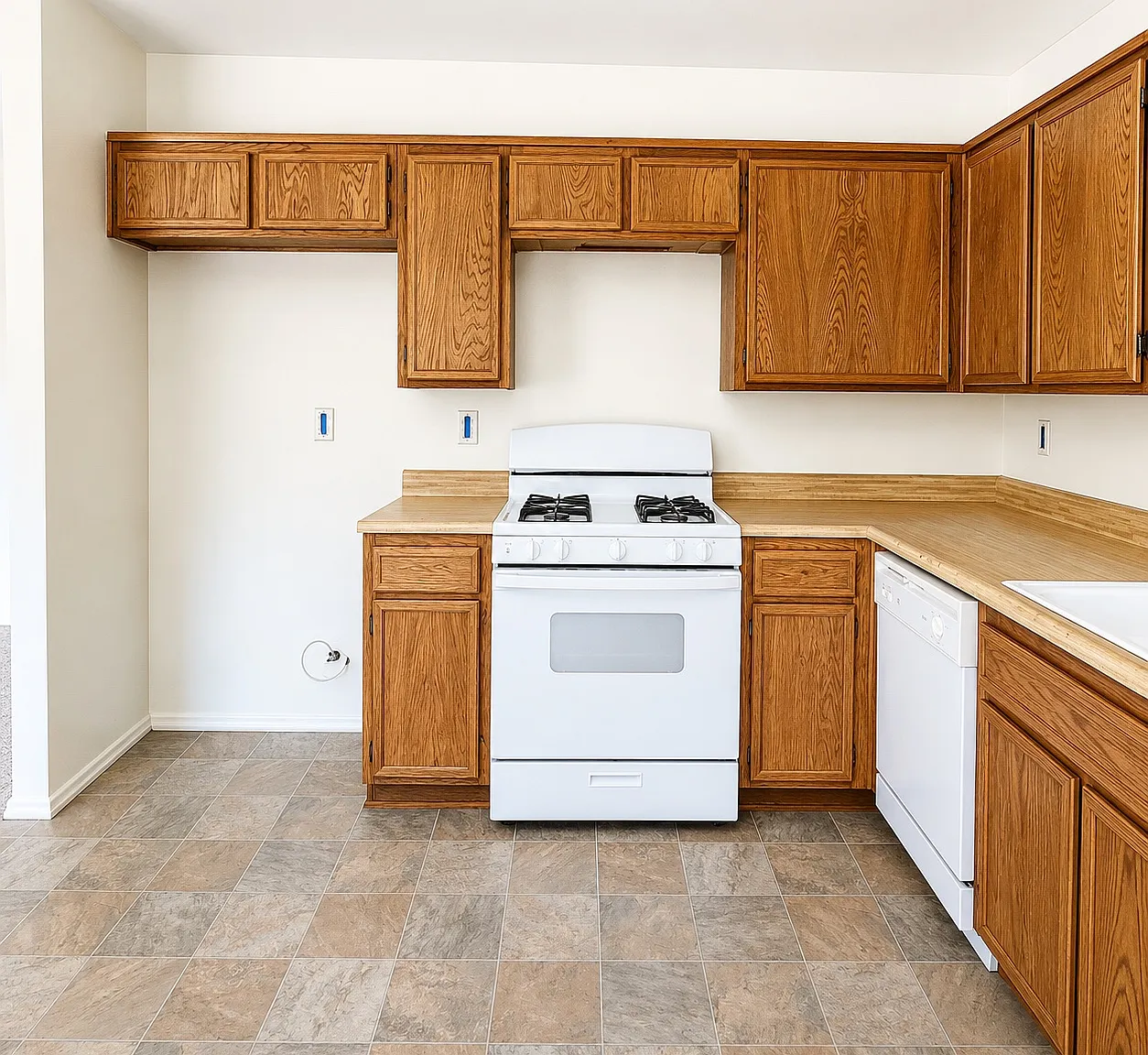 4 bed, 1560 sqft, $2,400 — Photo 3