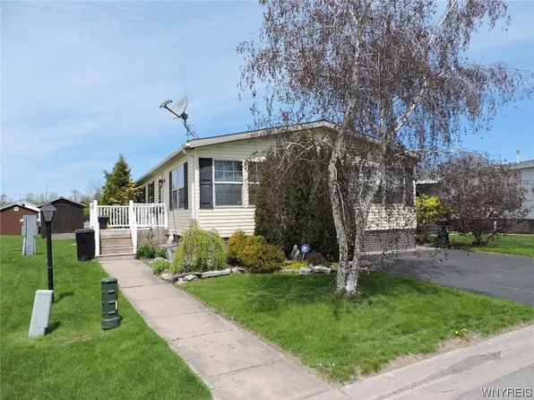 4229 Mohawk Pkwy, Niagara Falls, NY 14304