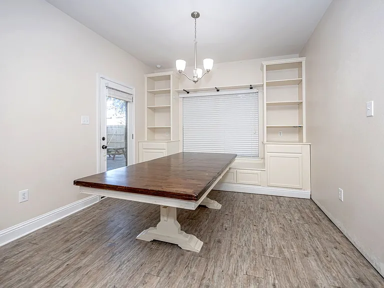 1013 Silverbell Cv — Photo 41