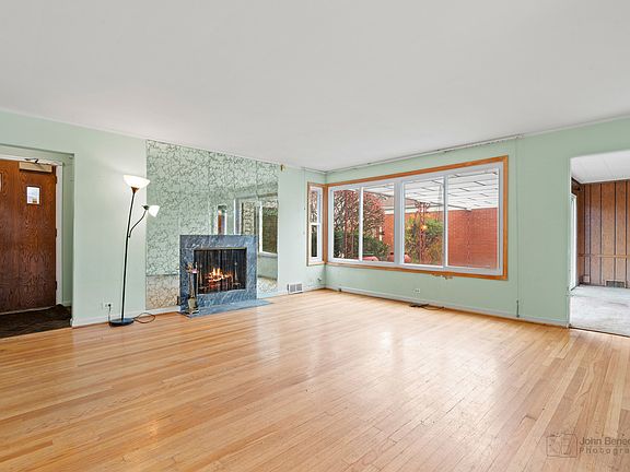 5th image of 8601 Le Claire Ave