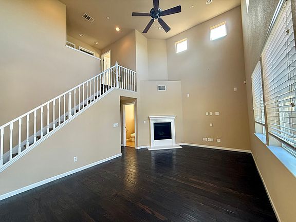 3rd image of 2366 Mack Pl