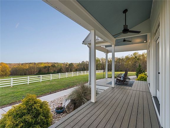 5th image of 331 Bakerville Rd