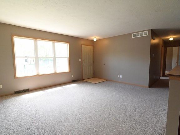 5th image of 2550 Bluffside Dr