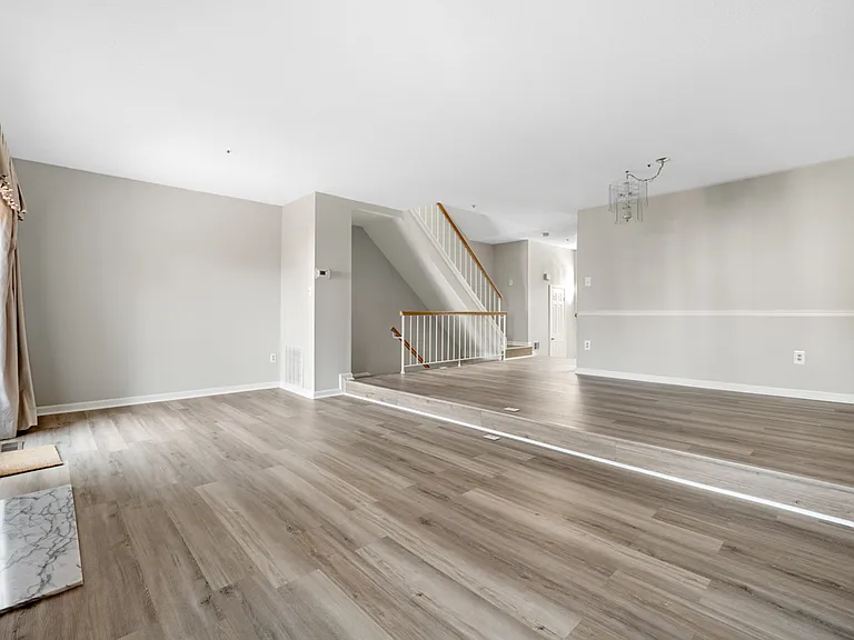 7800 Greenbrook Dr — Photo 8