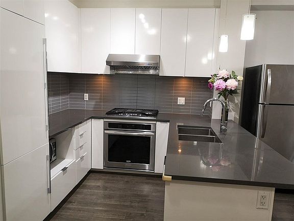2nd image of 9399 Alexandra Rd #118