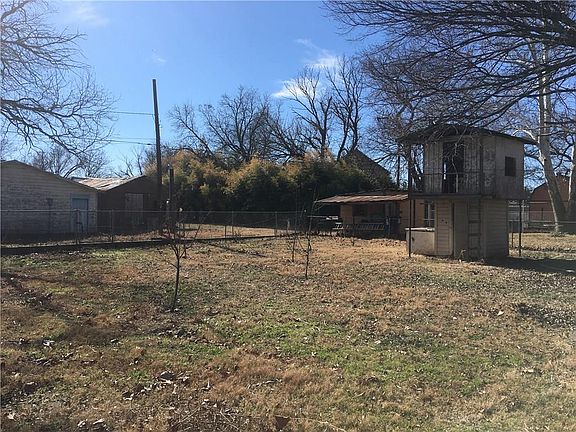 5th image of 612 Halsell St