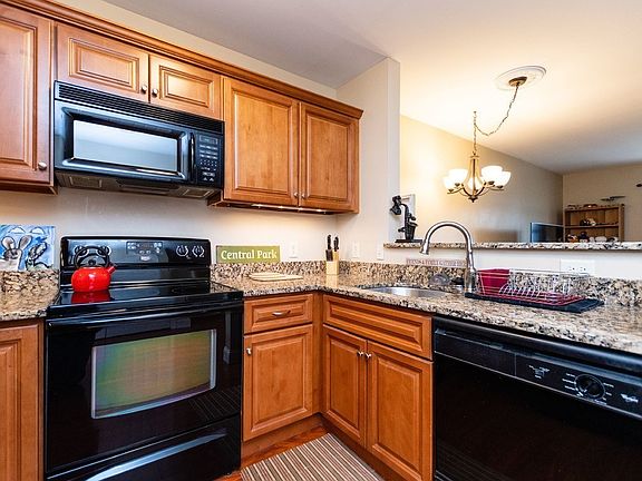 5th image of 140 Railroad Ave APT B312