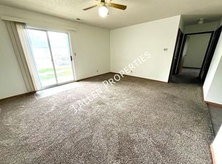 902 Riverfront Rd APT 1, Norfolk, NE 68701