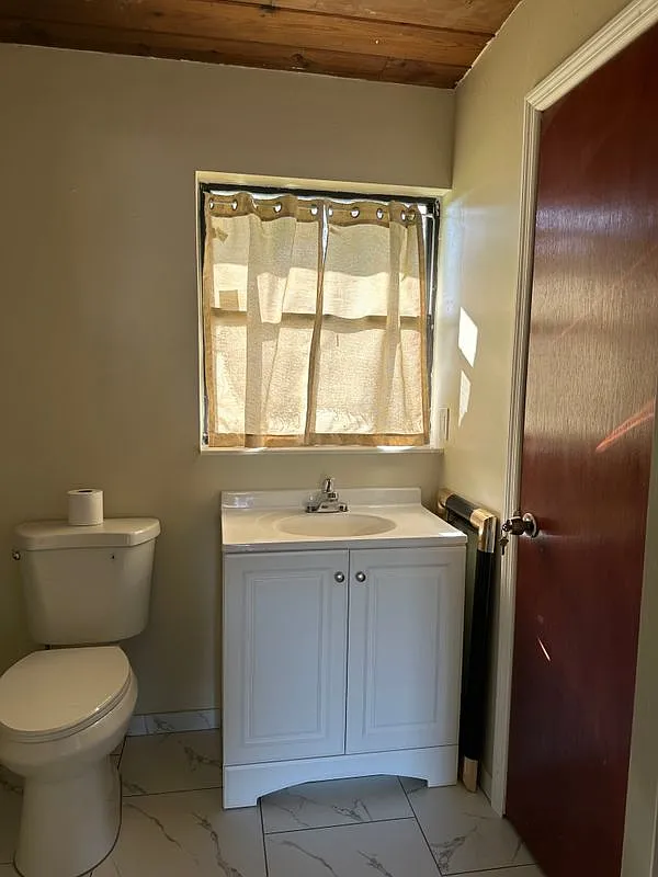 1 bed, 1.0 bath, 1152 sqft, $1,400 — Photo 2