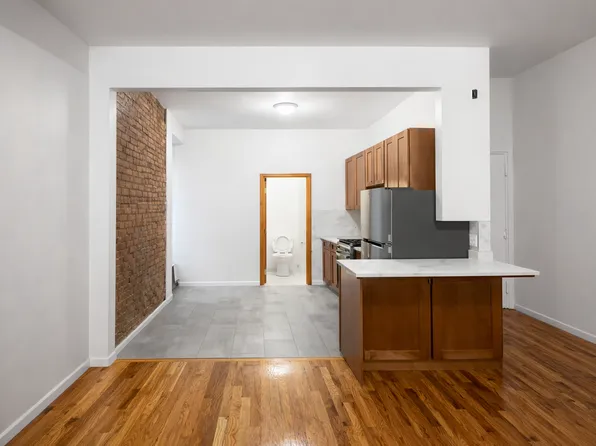 300 E 91st St #1R, New York, NY 10128