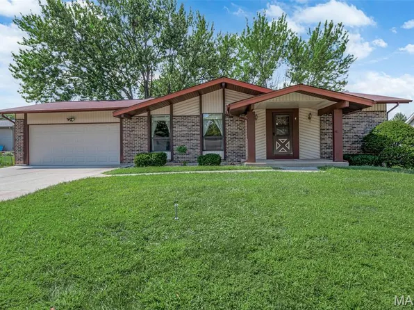 4 Inverness Ct, Saint Peters, MO 63376