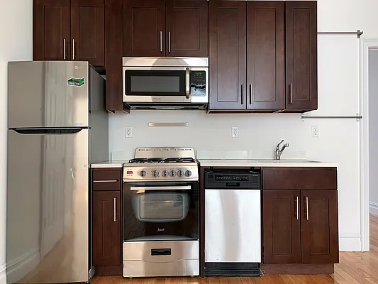 Rented by Hillel Realty Group | media 1