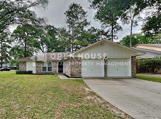 15 S Drifting Leaf Ct, Spring, TX 77380