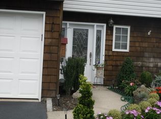 9 Sandy Hill Rd #1, Commack, NY 11725