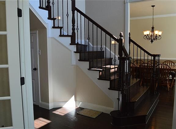 4th image of 915 Bluebird Ct