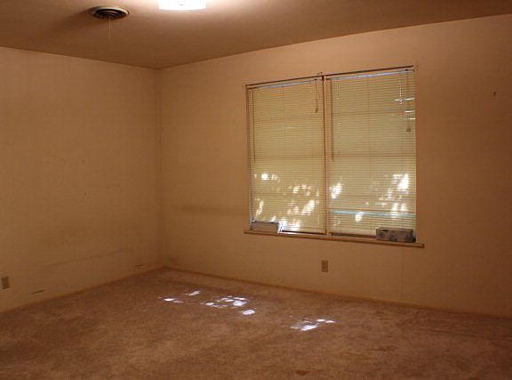 4th image of 312 W Centre St