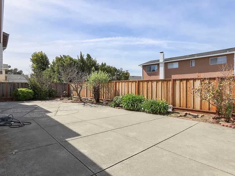 330 Sea Horse Ct — Photo 22