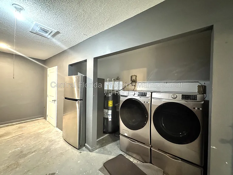 658 Elwood St — Photo 22