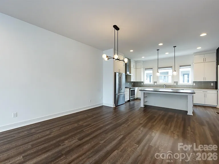 1207 E 36th St #3 — Photo 17