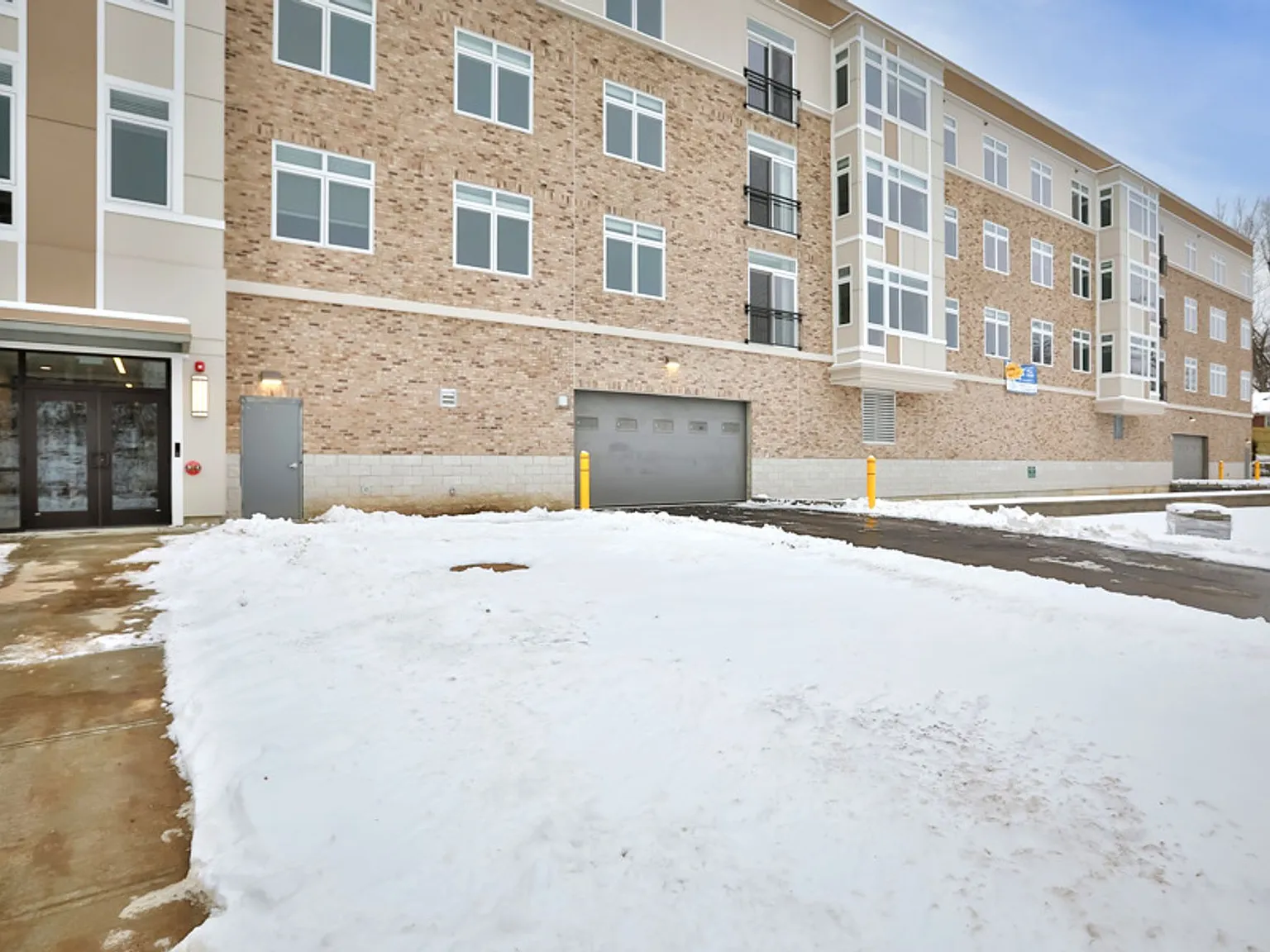 The Reserve on Hackett Apartments — Photo 3