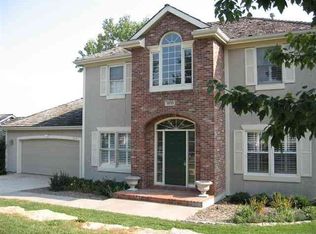 2233 Rodeo Dr, Lawrence, KS 66047