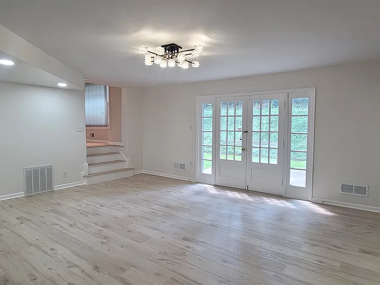 12812 Bluet Ln — Photo 9