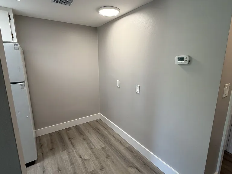 524 Bay St NE #5 — Photo 10