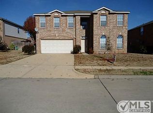 907 Medina Dr, Arlington, TX 76017