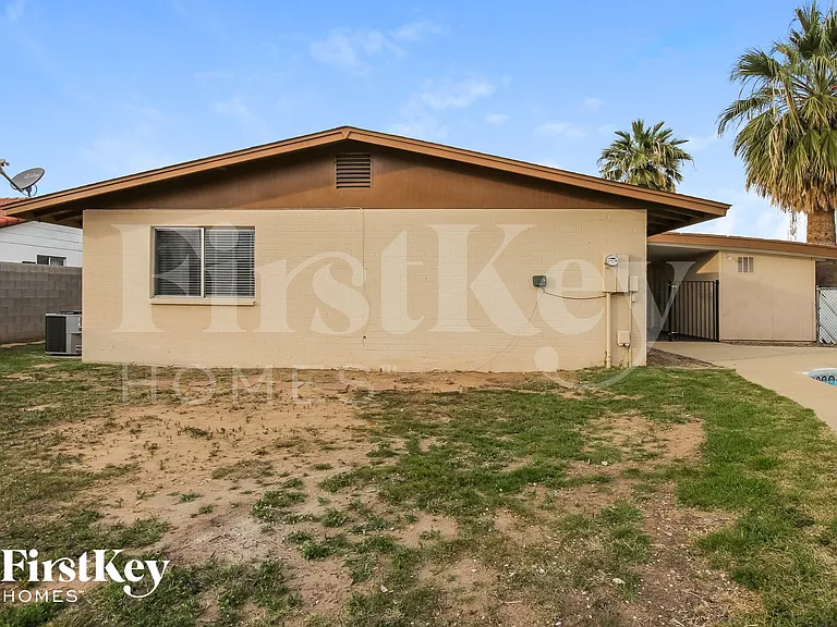 4237 W Brown St — Photo 15