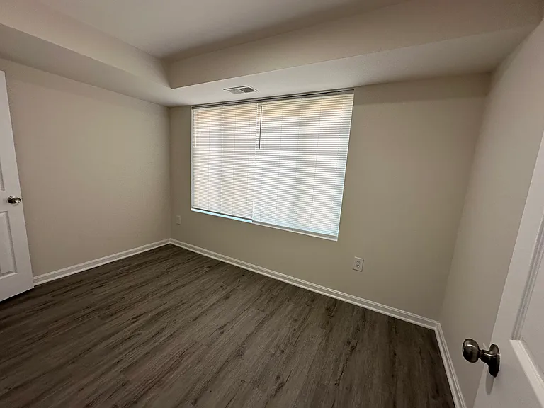 706 Brandywine St SE #302C — Photo 7