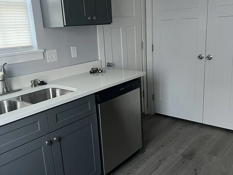 325 E Daugherty St — Photo 5