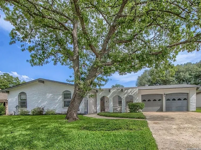 3106 Manila Dr — Photo 1