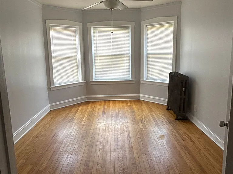 SPACIOUS 2 BEDROOM APARTMENTS AVAILABLE — Photo 74