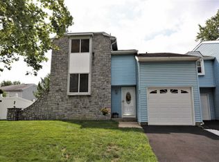 37 Geraldine Rd, East Windsor, NJ 08520