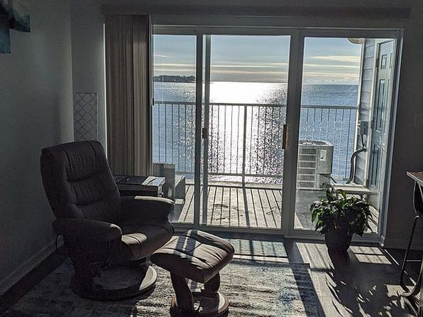 400 Swartz Ln Unit 304