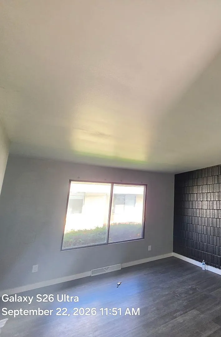 3 Bedroom Condo - Fully renovated — Photo 4