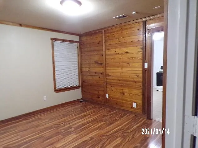 610 E High St — Photo 6
