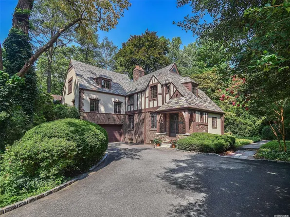 12 Hampton Road, Port Washington, NY 11050