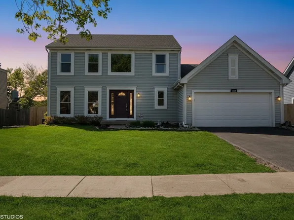 1196 Hummingbird Ln, Grayslake, IL 60030