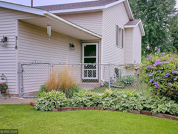 2nd image of 318 Appleblossom Ln