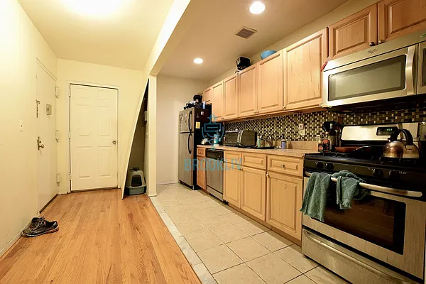 Rented by null | media 8