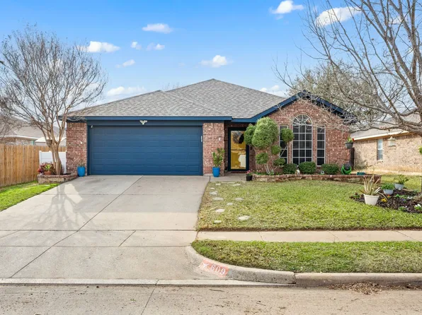 609 Oak Hollow Trl, Saginaw, TX 76179