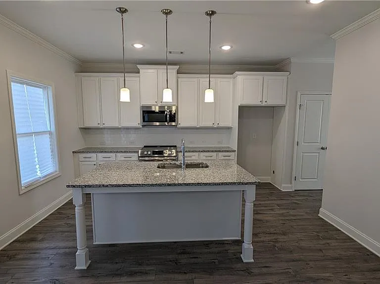 331 Brookstone Trl — Photo 3
