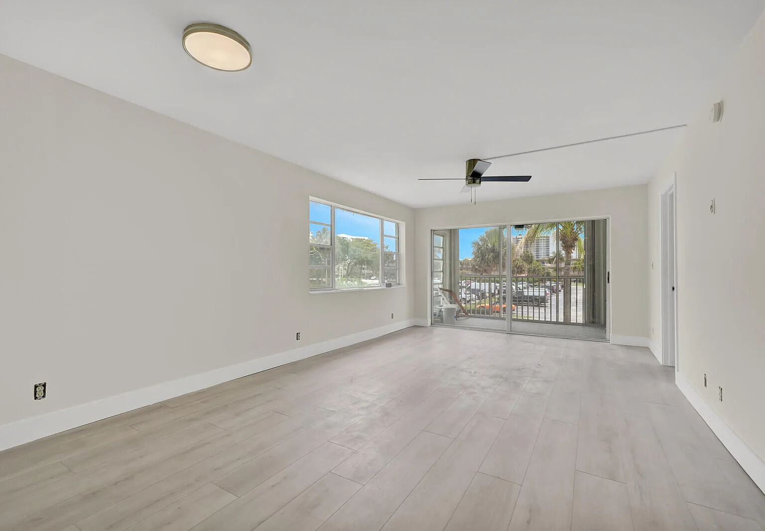 2 bed, 2.0 bath, 1100 sqft, $2,300 — Photo 1