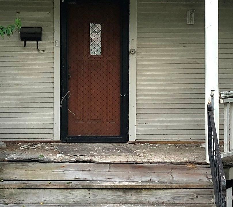 2nd image of 209 Bartleson St