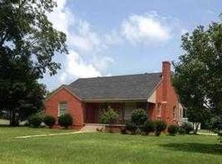 306 Bryant St, Brundidge, AL 36010